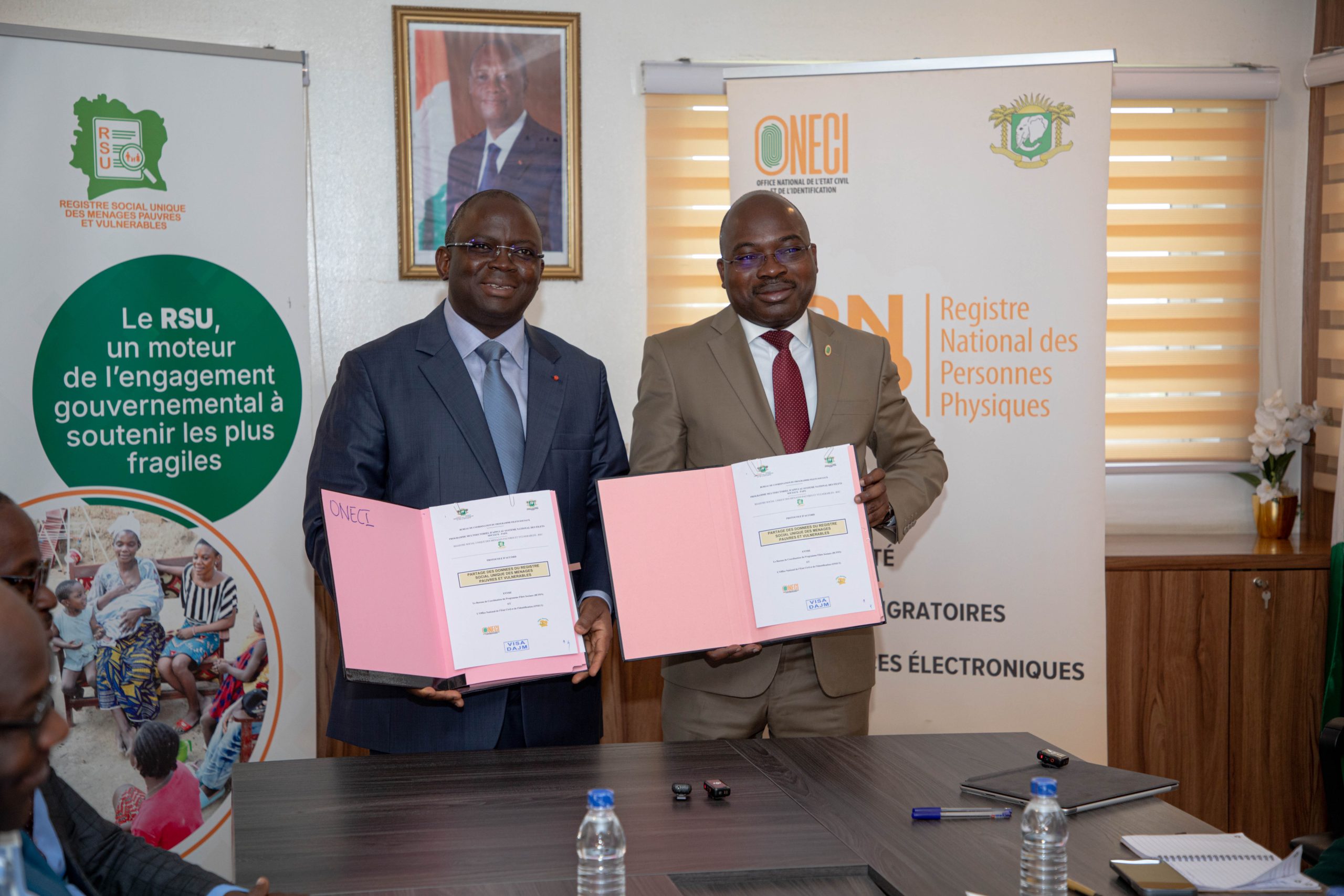 Registre Social Unique des ménages pauvres et vulnérables (RSU) : Signature d’une convention entre le Bureau de Coordination du Programme Filets Sociaux (BCPFS) et l’Office National de l'Etat Civil et de l'Identification (ONECI)