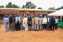 La Ministre Belmonde Dogo et le Vice-Président de la Banque M. Ousmane Diagana auprès des bénéficiaires du Programme Filets Sociaux à Korhogo